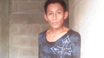 Edwin Alexander Orellana Sánchez (25) tiene tatauajes que lo identifican como miembro de la pandilla MS de El Salvador.