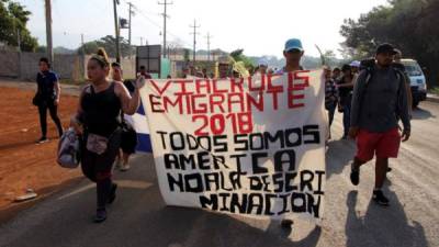 Los migrantes hondureños avanzan hacia Estados Unidos pese a las amenazas de Trump.