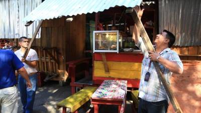 Negocios ubicados en las paradas de buses fueron reubicados a otras zonas.