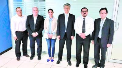 Autoridades del IHTT y diplomáticos surcoreanos