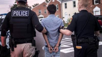 Los inmigrantes que entraron ilegalmente hace menos de dos años a EEUU se encuentran en la mira de los agentes del ICE./Twitter.