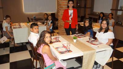 La licenciada Graciela Nieto tiene más de una década de experiencia enseñando valores morales y éticos, normas de convivencia y demás temas realacionados a niños y niñas.