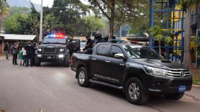 El hondureño Francisco Roberto Cosenza, exfuncionario del Gobierno del expresidente Juan Orlando Hernández (2014-2022), condenado por narcotráfico por la Justicia estadounidense, fue extraditado este jueves a Estados Unidos.