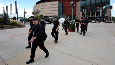 La policía de Aurora cuenta con el apoyo del DHS y el ICE en la investigación de supuestas actividades de pandillas.