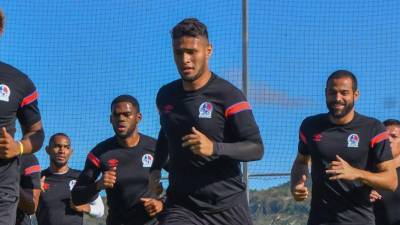 Alex López ha estado entrenando con el Olimpia de Pedro Troglio para mantenerse en forma.