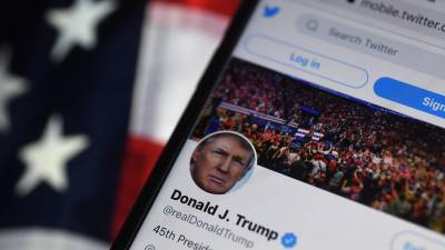 Trump, cuya cuenta de Twitter fue suspendida tras el asalto al Capitolio, regresará a esta red social tras anunciar su candidatura para las elecciones de 2024.