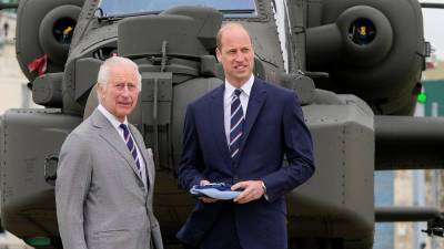 El rey Carlos y su hijo, el príncipe William en un evento al que acudieron recientemente.