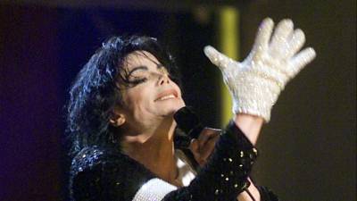 El cantante Michael Jackson falleció en junio de 2009, a los 50 años, tras sufrir un paro cardíaco, y una serie de documentos desvelan que debía cientos de millones de dólares en deudas impagadas.