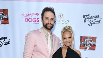 Josh Bryant y Kristin Chenoweth.