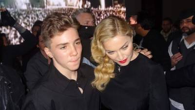 Madonna y su hijo Rocco.
