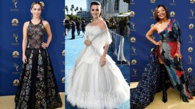 Algunas estrellas sorprendieron por sus atuendos y otras por sus desaciertos a su paso por la alfombra dorada en la 70 edición de los 'Óscar' de la televisión.
