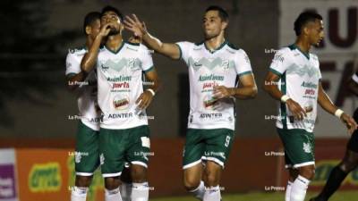 Los jugadores del Platense celebrando el gol de penal de Joshua Nieto ante Honduras Progreso. Foto Neptalí Romero