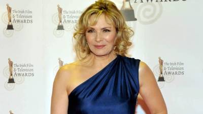 Kim Cattrall ya tiene 60 años, pero aún conserva su belleza y sensualidad.