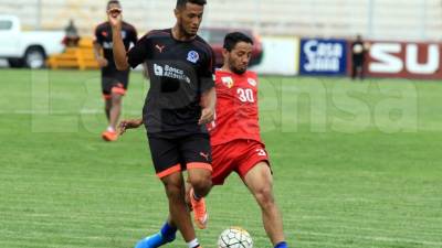 Alexander López durante el amistoso del Olimpia ante Gimnástico. Foto Ronald Aceituno