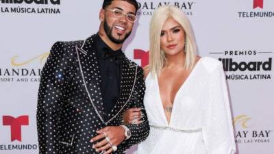 Anuel AA y Karol G en una foto de archivo.