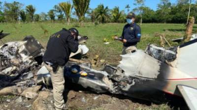 Una avioneta que transportaba drogas presumiblemente desde Sudamérica, se estrelló este martes y se incendió en la remota región hondureña de la Mosquitia, informaron las autoridades.