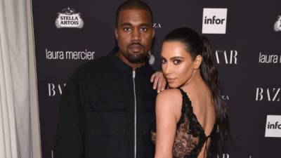 Kanye West y Kim Kardashian tratan de superar su crisis matrimonial.