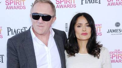 Salma Hayek y su esposo.