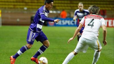 Nájar fue utilizado como volante por la derecha, tuvo un mano a mano con Coentrao en todo el choque. Foto Anderlecht Facebook.