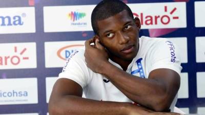 Luis 'Buba' López durante la conferencia de prensa de la Selección de Honduras este lunes en el estadio Olímpico. Foto Neptalí Romero