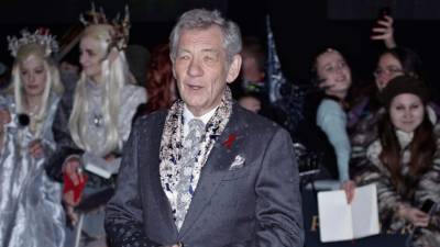 El actor Ian McKellen es abiertamente gay desde hace 27 años.
