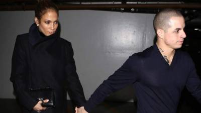 La cantante y el bailarín.