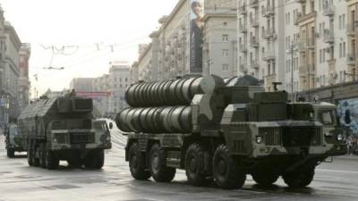 Los potentes misiles S300 que Rusia pretende vender a Irán.