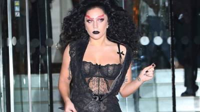 Lady Gaga llega al Rockefeller Center.