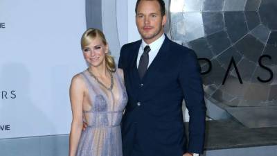 Anna Faris y Chris Pratt en la premiere de 'Passengers'.