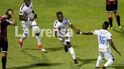 Kevin Álvarez selló la victoria del Olimpia sobre Alajuelense. Foto Neptalí Romero