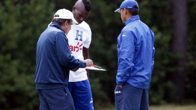 Rubilio Castillo estuvo recibiendo indicaciones de Jorge Luis Pinto.