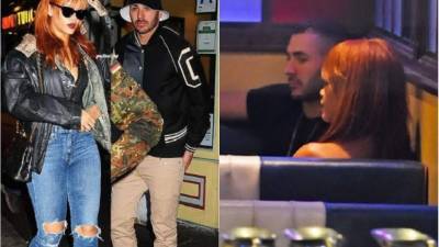 La pareja ha sido captada en discotecas y restaurantes. Incluso se vio al futbolista dándole flores durante una de sus salidas. La cantante publicó en las redes sociales fotos con una camiseta de él.