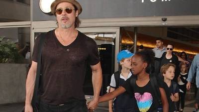 Brad Pitt junto a sus seis hijos y su ya exmujer Angelina Jolie.