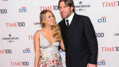 Carrie Underwood y su esposo.