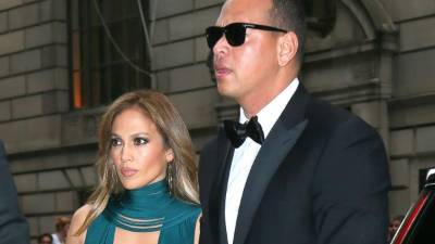 Jennifer López no teme en mostrar su amor por Alex Rodríguez en las redes sociales.