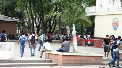 ESTUDIANTES UNAH (INICIO DE CLACES) 28-10-2019-