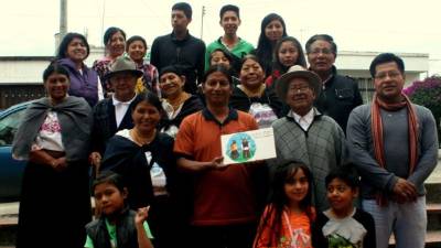 Fotografía sin fecha cedida el 7 de agosto de 2017, por ViveLab, el laboratorio de innovación de la Universidad Nacional de Colombia (Unal), de varios miembros de la comunidad indígena Kichwa de Sésquile, en Cundinamara (Colombia). EFE/VIVELAB