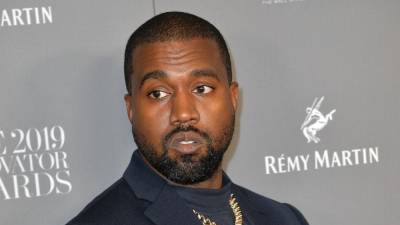 El rapero estadounidense Kanye West le estaría dando otra oportunidad al amor.