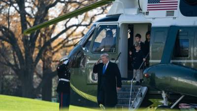 Trump regresó ayer a la Casa Blanca tras pasar el fin de semana con su familia en Nueva Jersey./AFP.