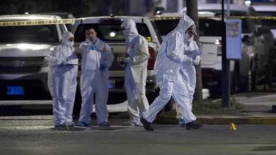 La Fiscalía General del Estado (FGE), informó a EFE que Santos Contreras fue acribillado junto a una camioneta de carga, sobre la calle Campestre, en la colonia Los Corrales.