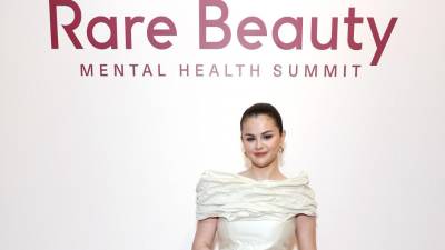 Selena Gómez en un evento de su marca, Rare Beauty.