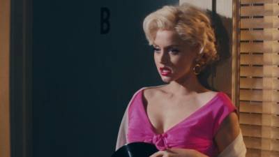 Ana de Armas se mete en la piel de la legendaria actriz Marilyn Monroe.