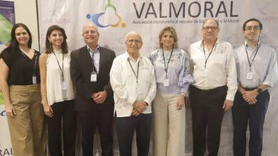 Joyce Faraj, Vivian Kattán, Mauricio Kattán, Fuad Faraj; Vivian, Jacobo y Fernando Kattán