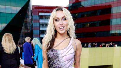 Miley Cyrus tomó terapia para lidiar con los recuerdos de Hannah Montana