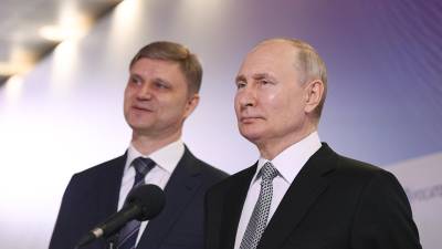 Vladimir Putin, presidente de Rusia, frente a un micrófono.