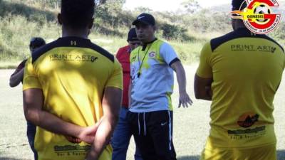 Tilguath dirigiendo uno de los entrenamientos del Génesis.