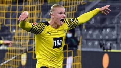 Erling Haaland le dio la victoria al Borussia Dortmund contra el Hoffenheim y así lo celebró. Foto AFP