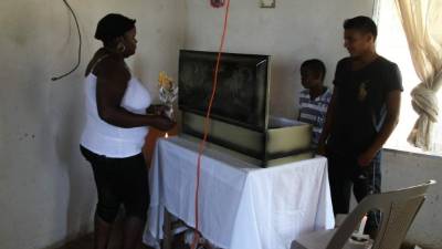 En medio del dolor y el repudio, la comunidad de Corozal le dio el último adiós al pequeño Maynor.