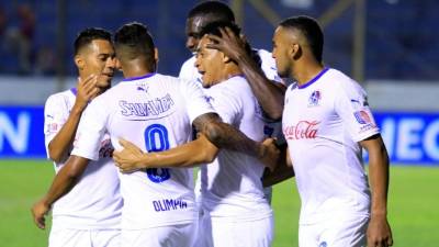 El Olimpia quedó campeón de las dos vueltas del Torneo Apertura 2016-2017 tras golear 3-0 al Marathón. Foto Ronald Aceituno