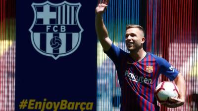 Arthur Melo en su presentación como nuevo jugador del Barcelona. Foto AFP